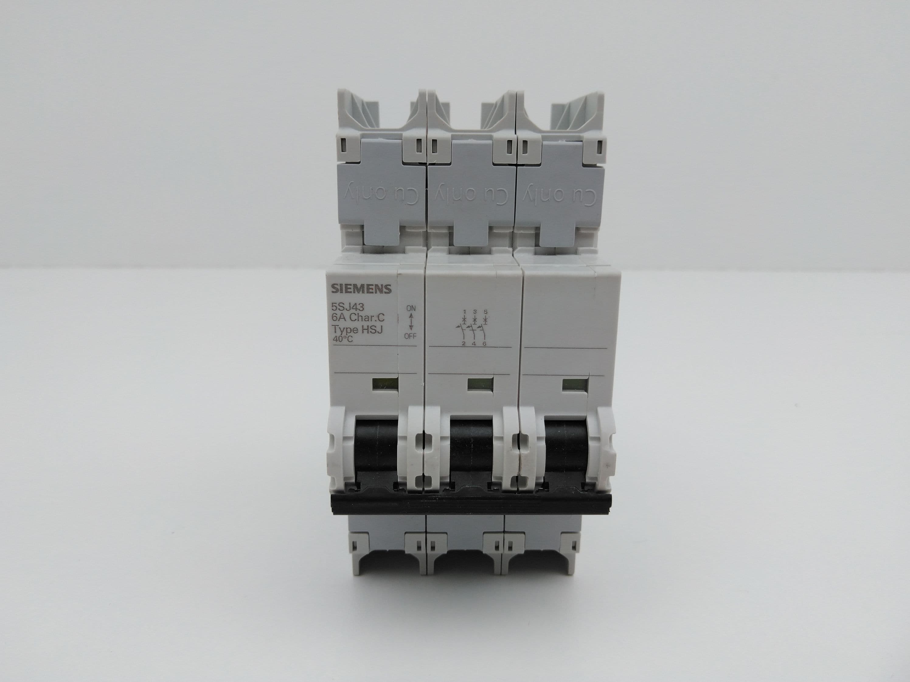 Siemens 5SJ4306-7HG41 Circuit Breaker, 3Pole, 6Amp, 240VAC