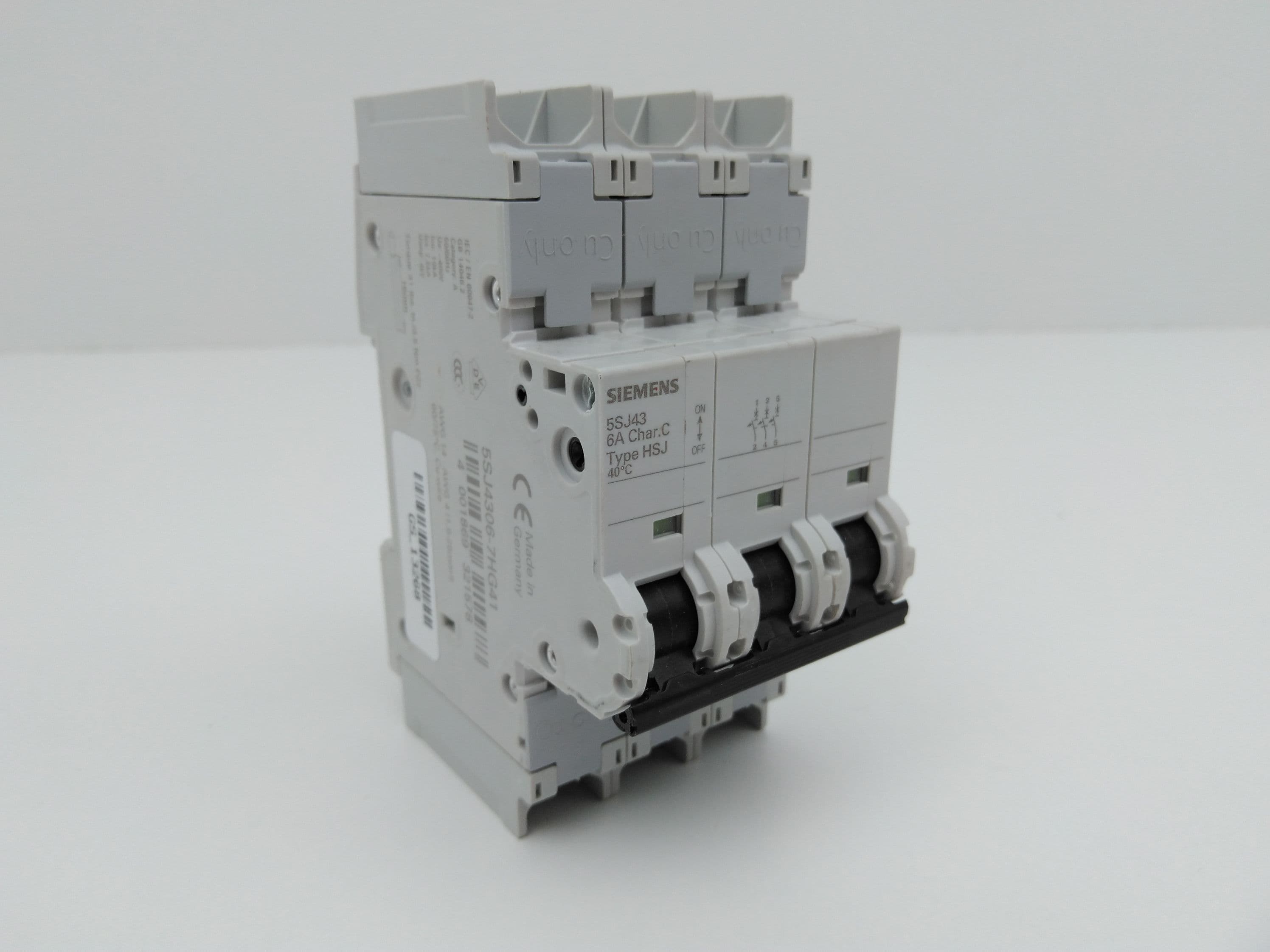 Siemens 5SJ4306-7HG41 Circuit Breaker, 3Pole, 6Amp, 240VAC