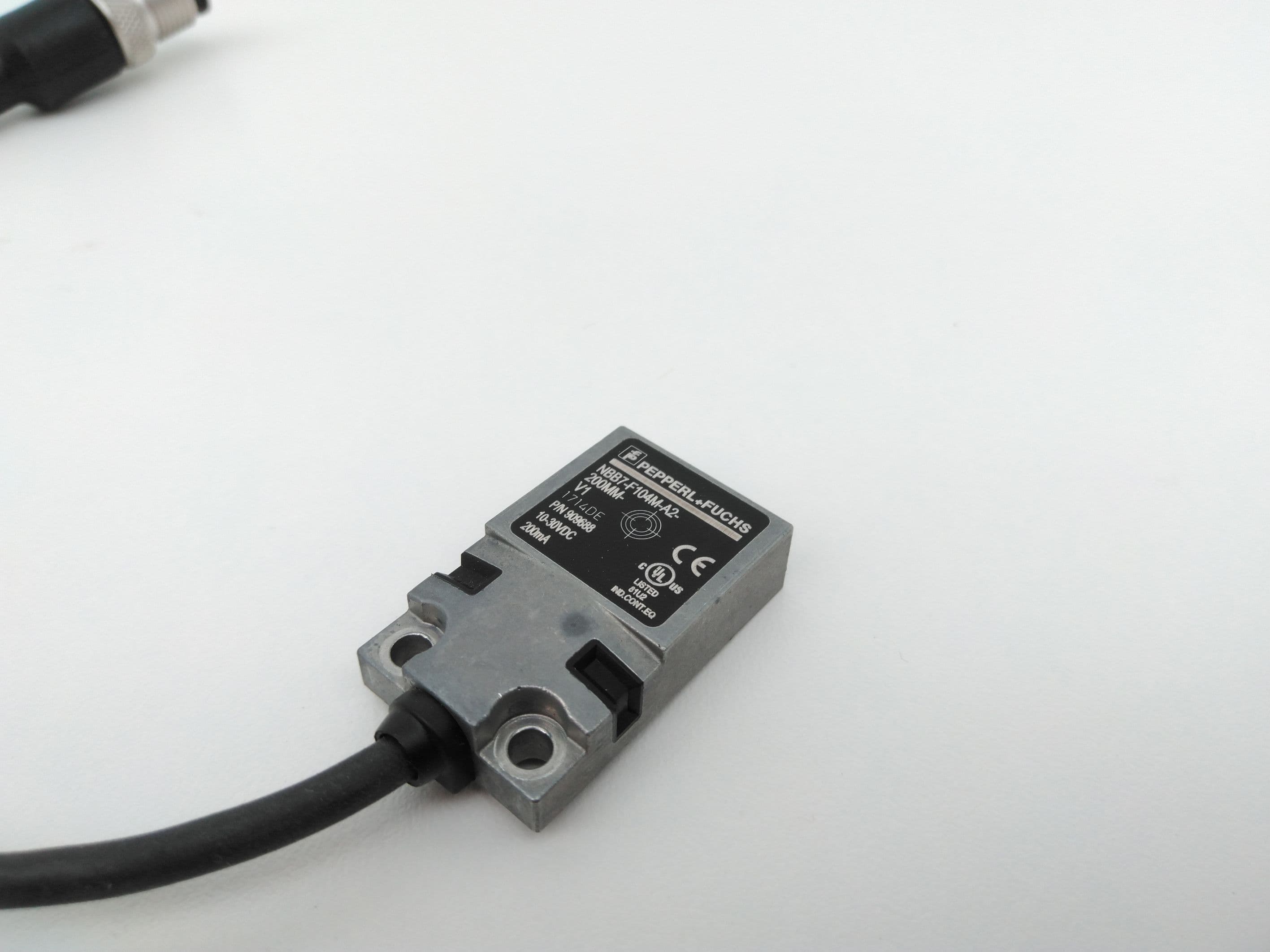 Pepperl+Fuchs NBB7-F104M-A2-200MM-V1 Proximity Sensor