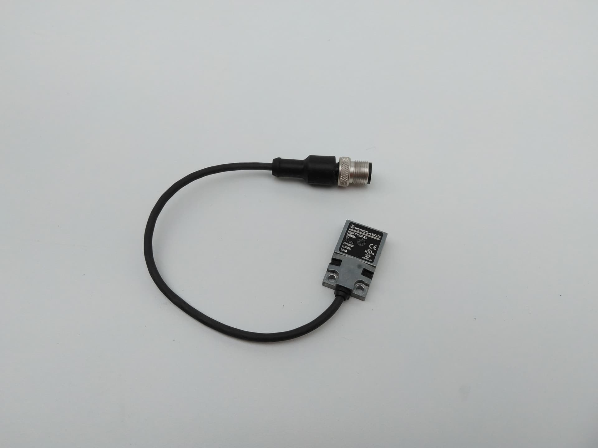 Pepperl+Fuchs NBB7-F104M-A2-200MM-V1 Proximity Sensor