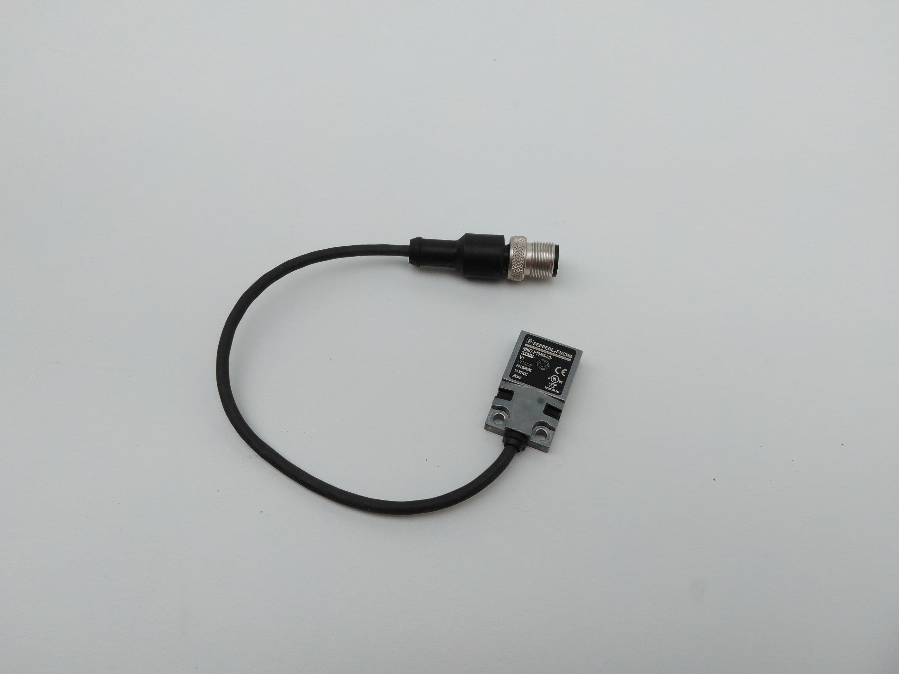 Pepperl+Fuchs NBB7-F104M-A2-200MM-V1 Proximity Sensor