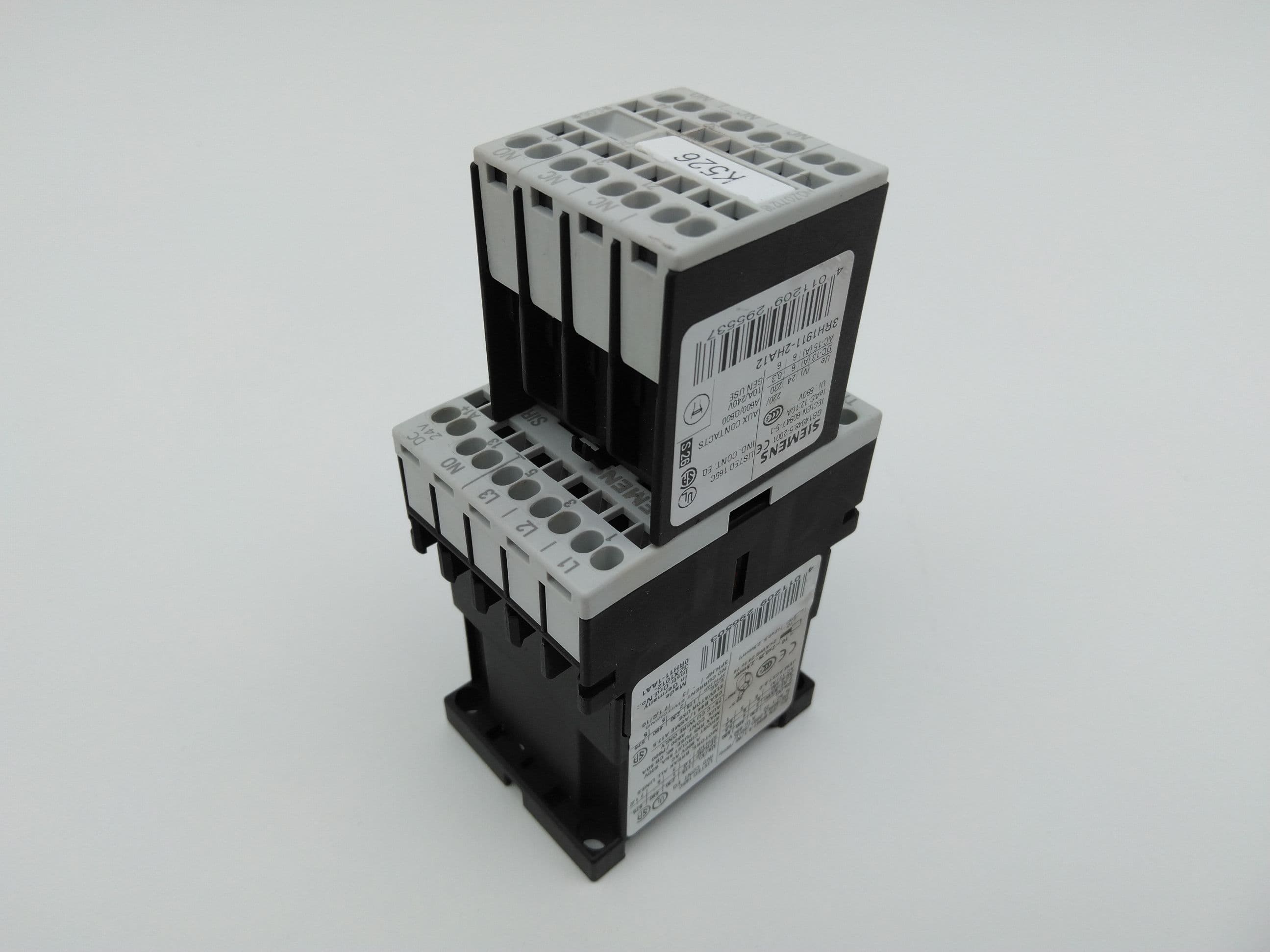 Siemens 3RT1016-2BB41 Contactor w/ 3RH1911-2HA12 Aux Contact