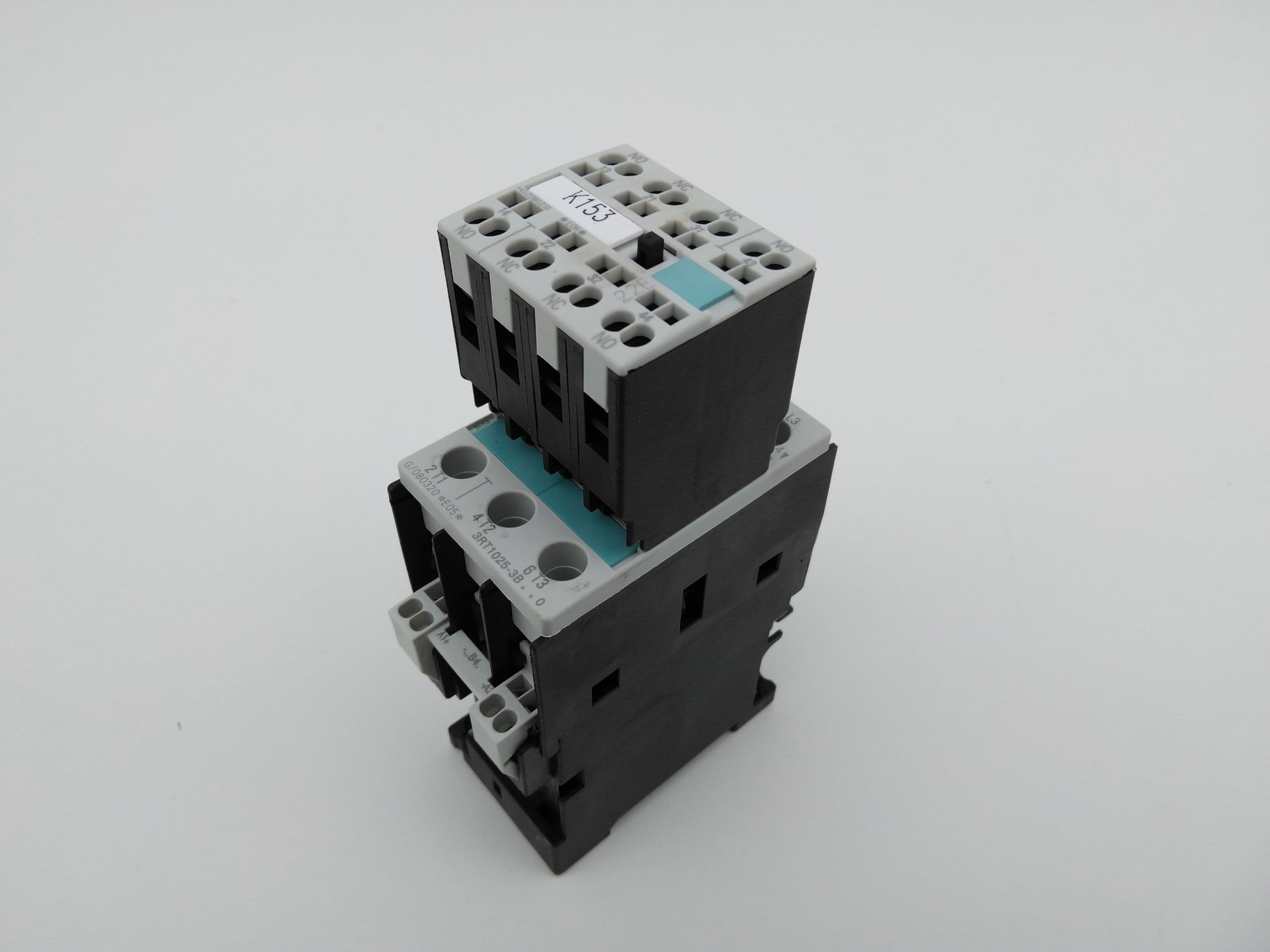 Siemens 3RT1025-3B Contactor w/ 3RH1921-2HA22 Aux