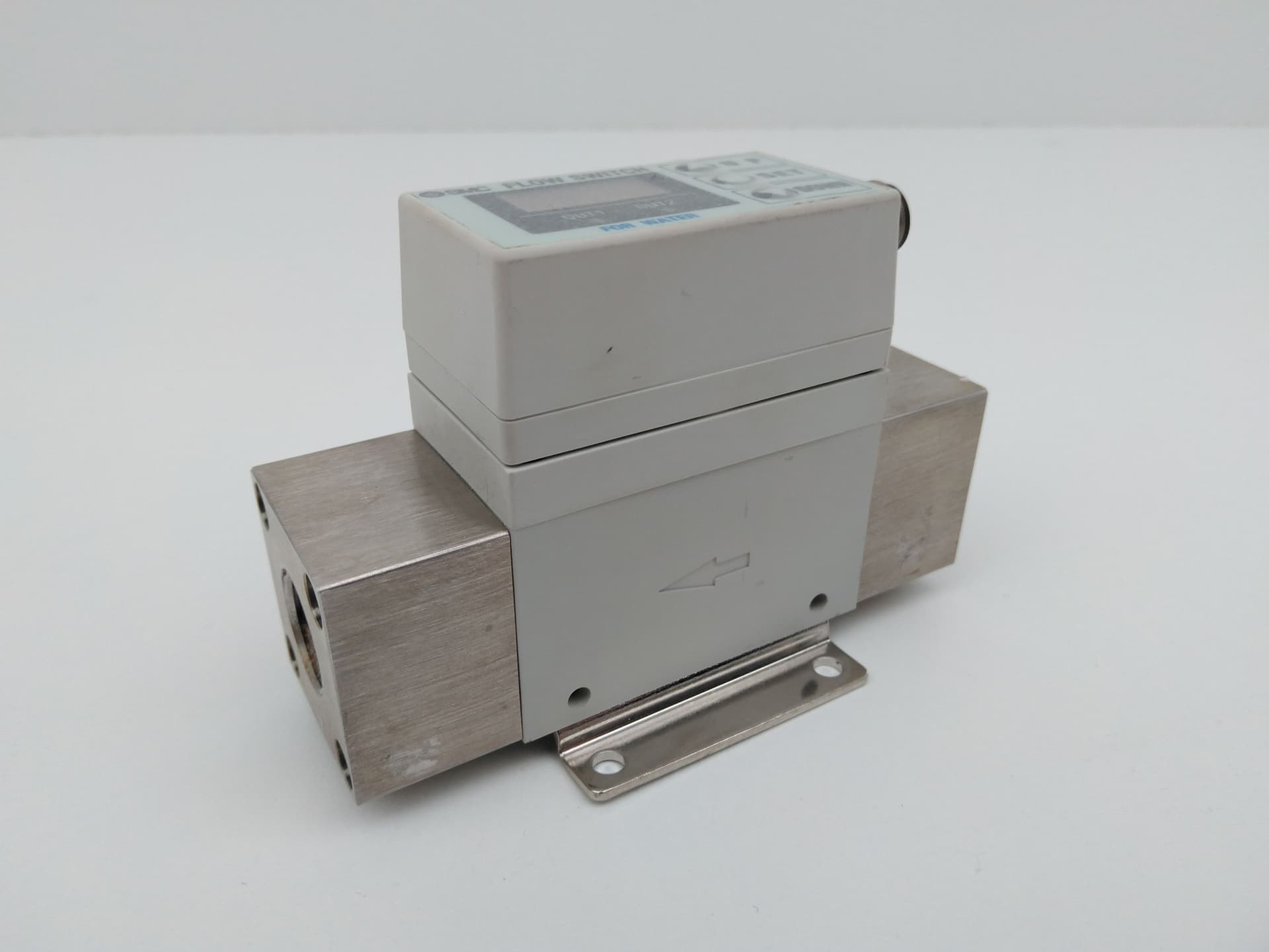 SMC PF2W720-N03-67 Digital Flow Switch for Water Applications