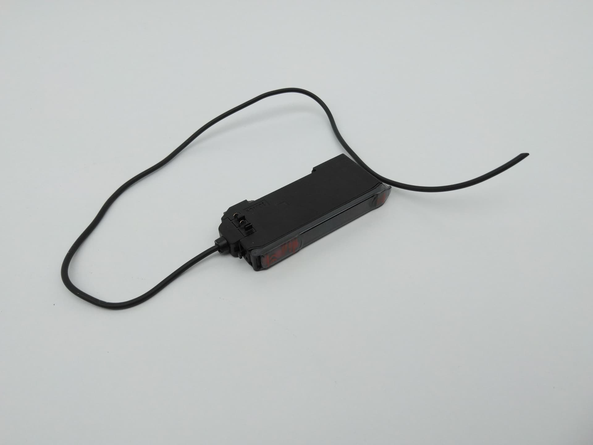 Omron E3X-DA6-S Fiber Optic Photoelectric Sensor