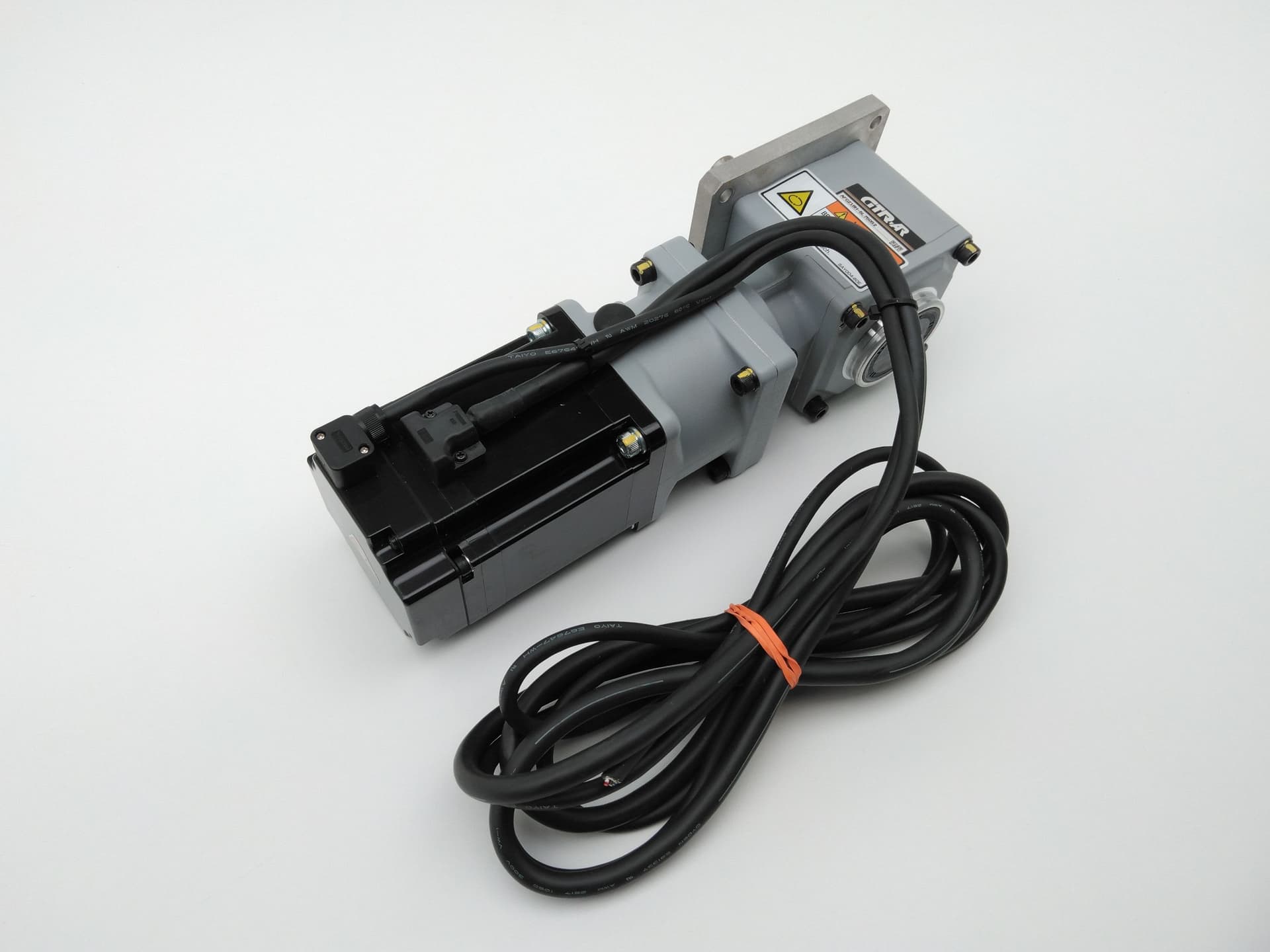 Yaskawa SGMJV-08A3A21, AFCZ18H-5L750S2 w/ GTR Compact High-Precision Reducer