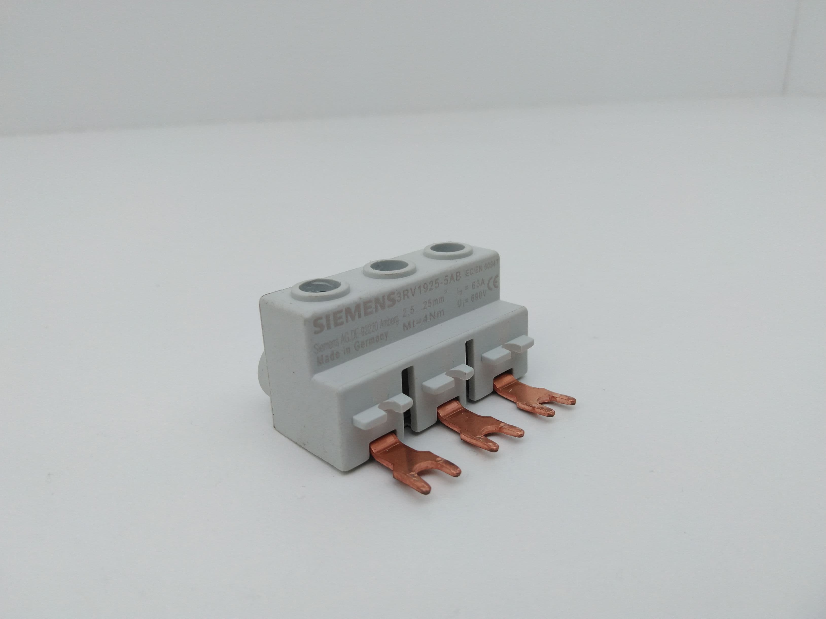 Siemens 3RV1925-5AB Bus bar Terminal, 63Amp, 3 Phase