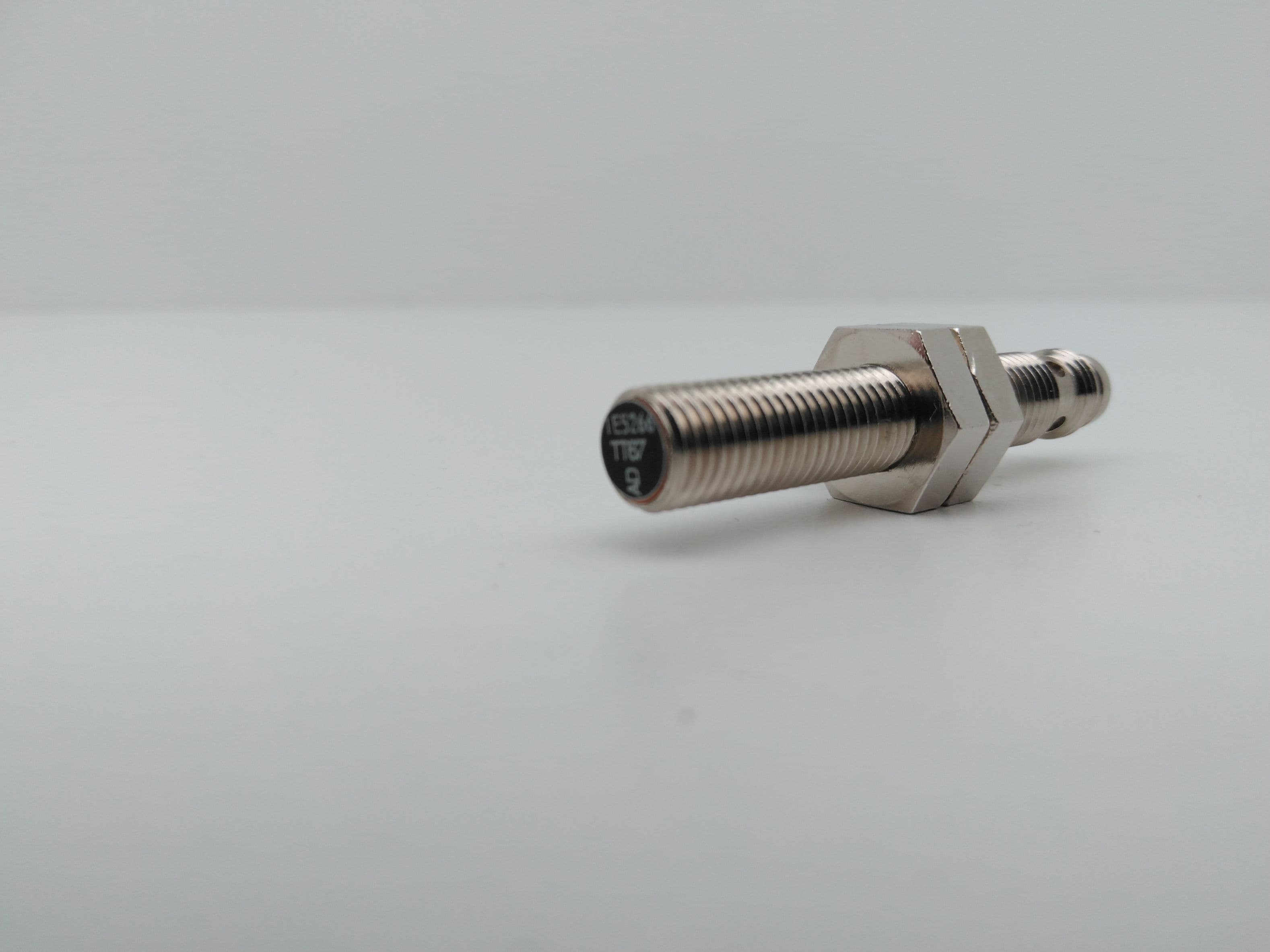 IFM Efector IE5266 Inductive Proximity Sensor