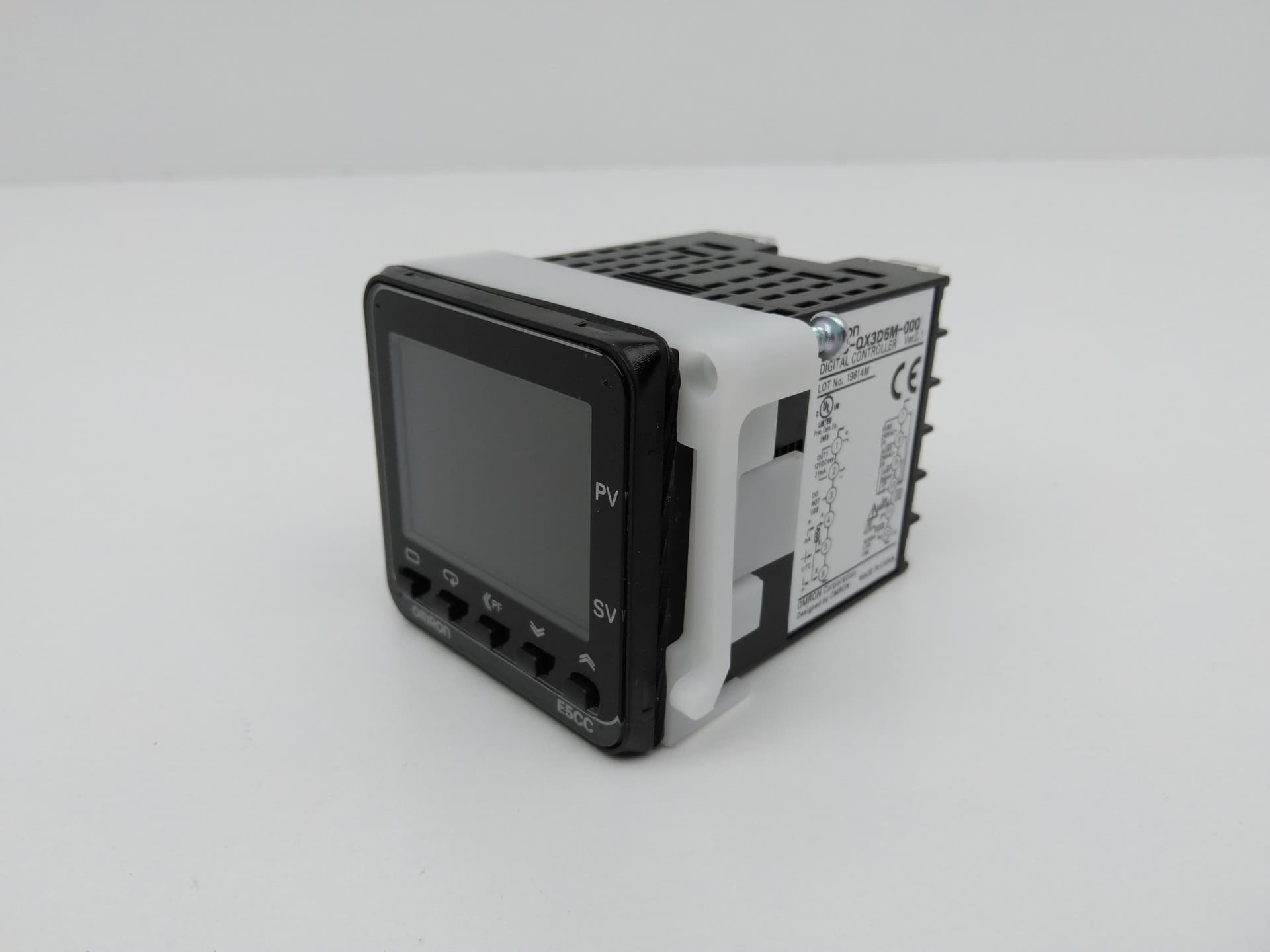 Omron E5CC-QX3D5M-OOO Digital Temperature Controller, Ver 2.1