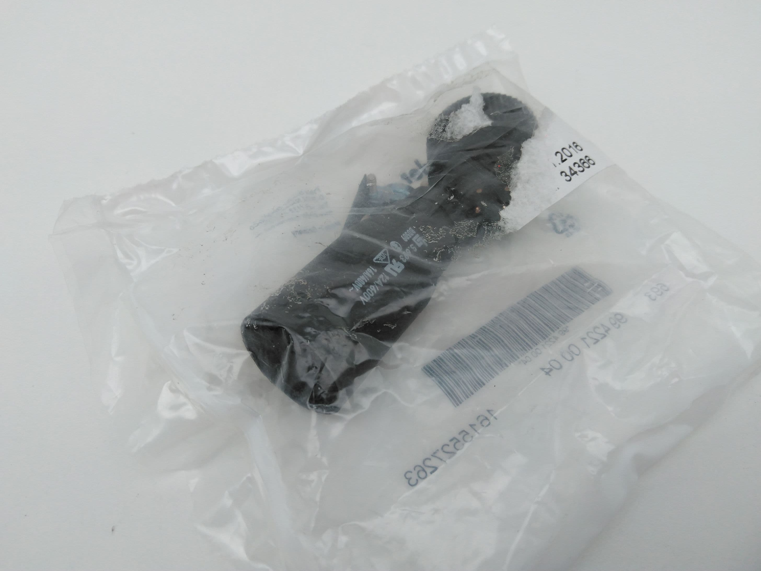 Binder 99-4221-00-04 693 Series, Screw Pin, Threaded Circular Connector