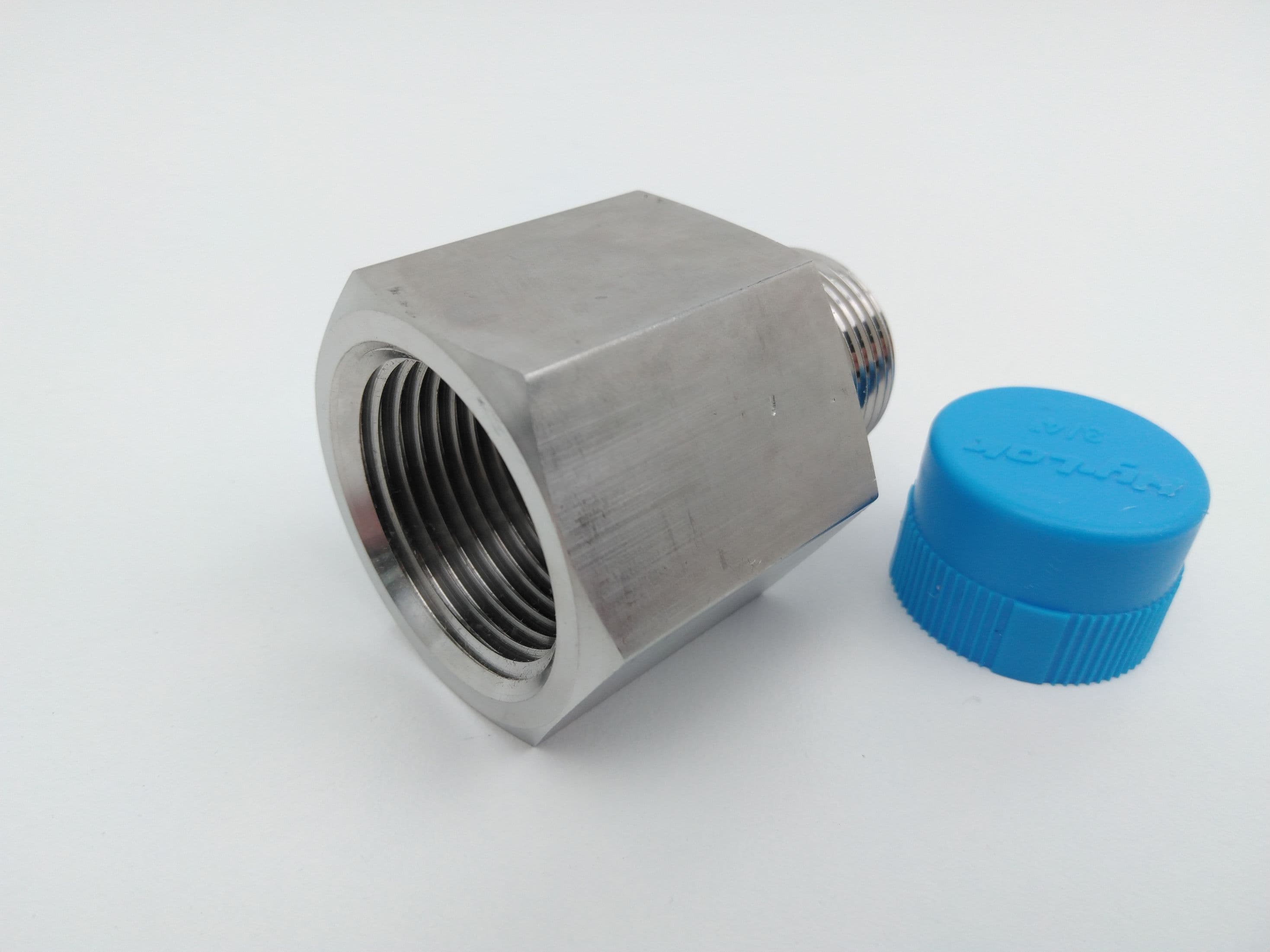 Hy-Lok H-SHB12-16N-S316B Reducing Straight Adaptor 1"FNPT X 3/4"MNPT