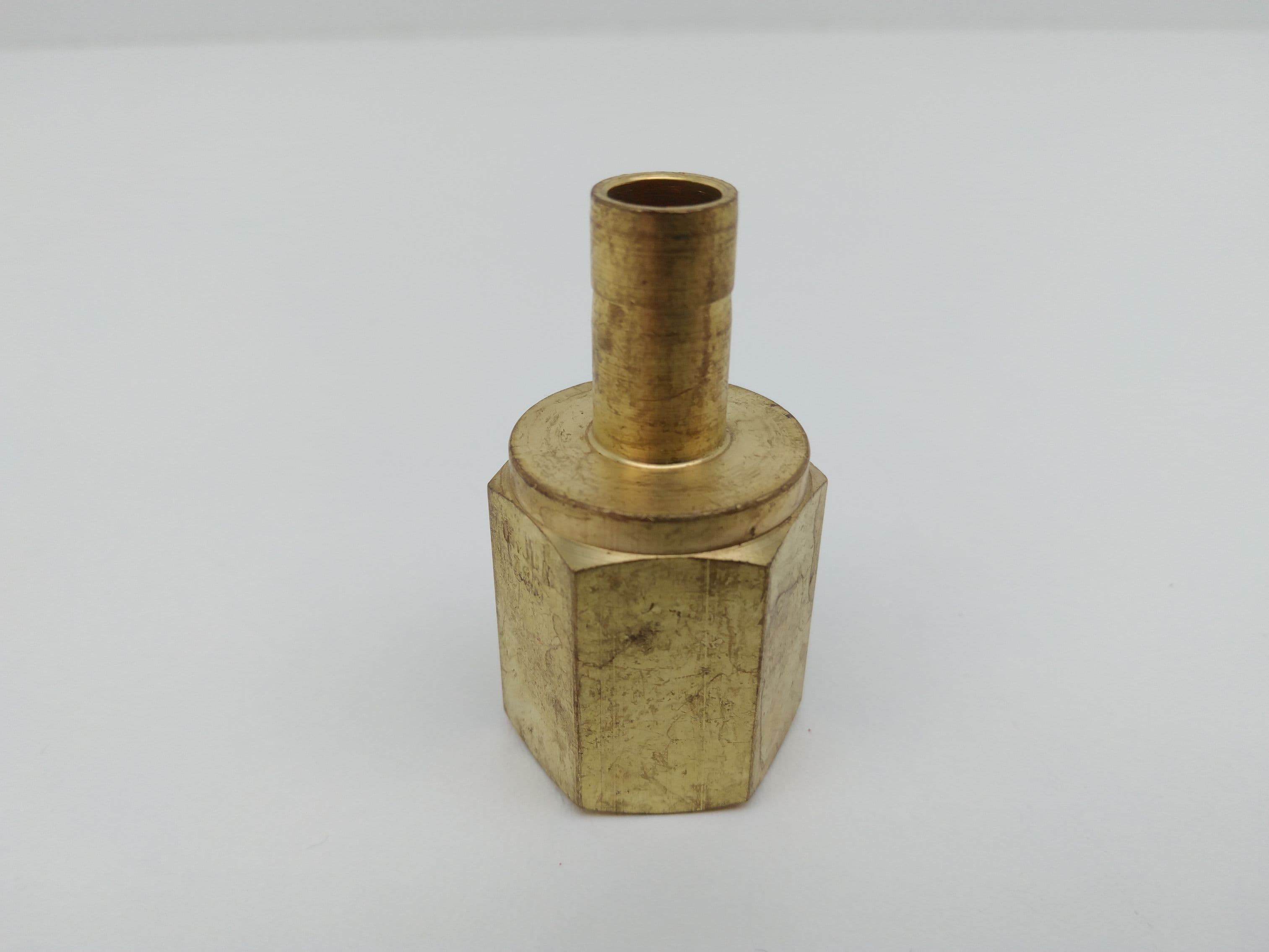 Swagelok Cajon B-6-TA-7-6 Brass Female Tube adaptor 3/8"tube x 3/8"FNPT