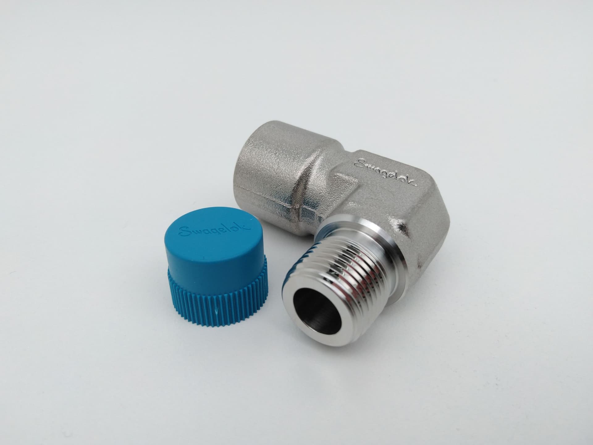 Swagelok SS-6-SE SS Street Elbow, 3/8"FNPT