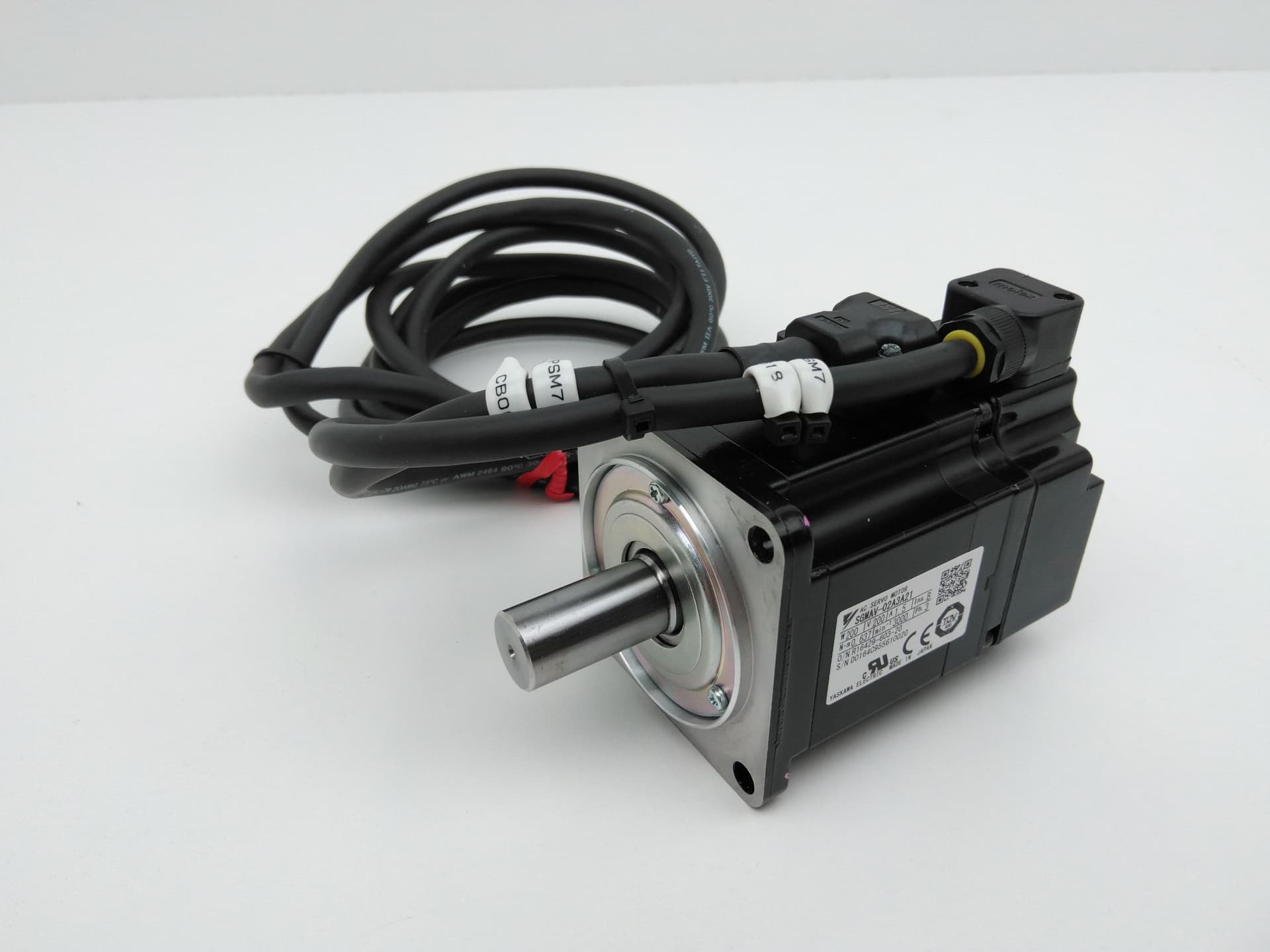 Yaskawa SGMAV-02A3A21 AC Servo Motor