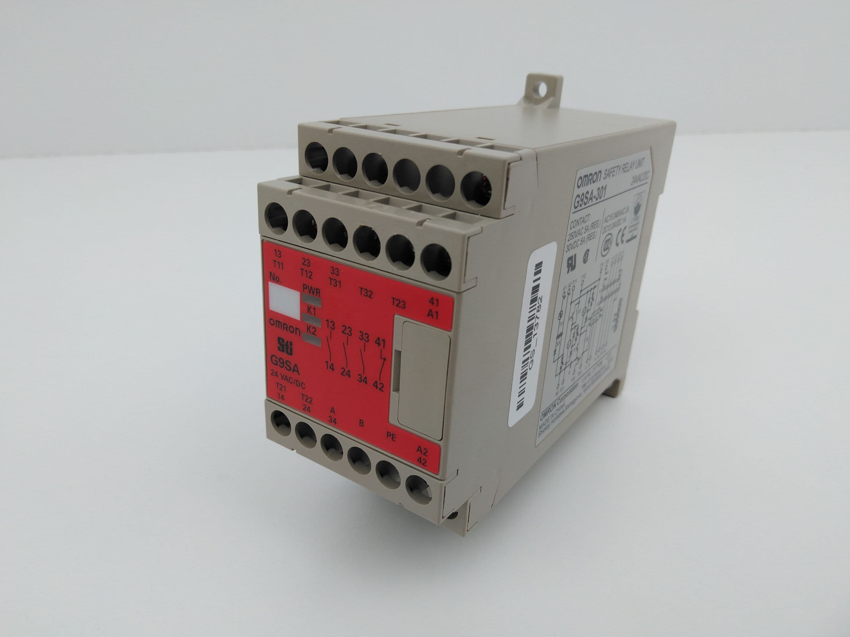 Omron G9SA-301 Safety Relay Unit, 24VAC/DC