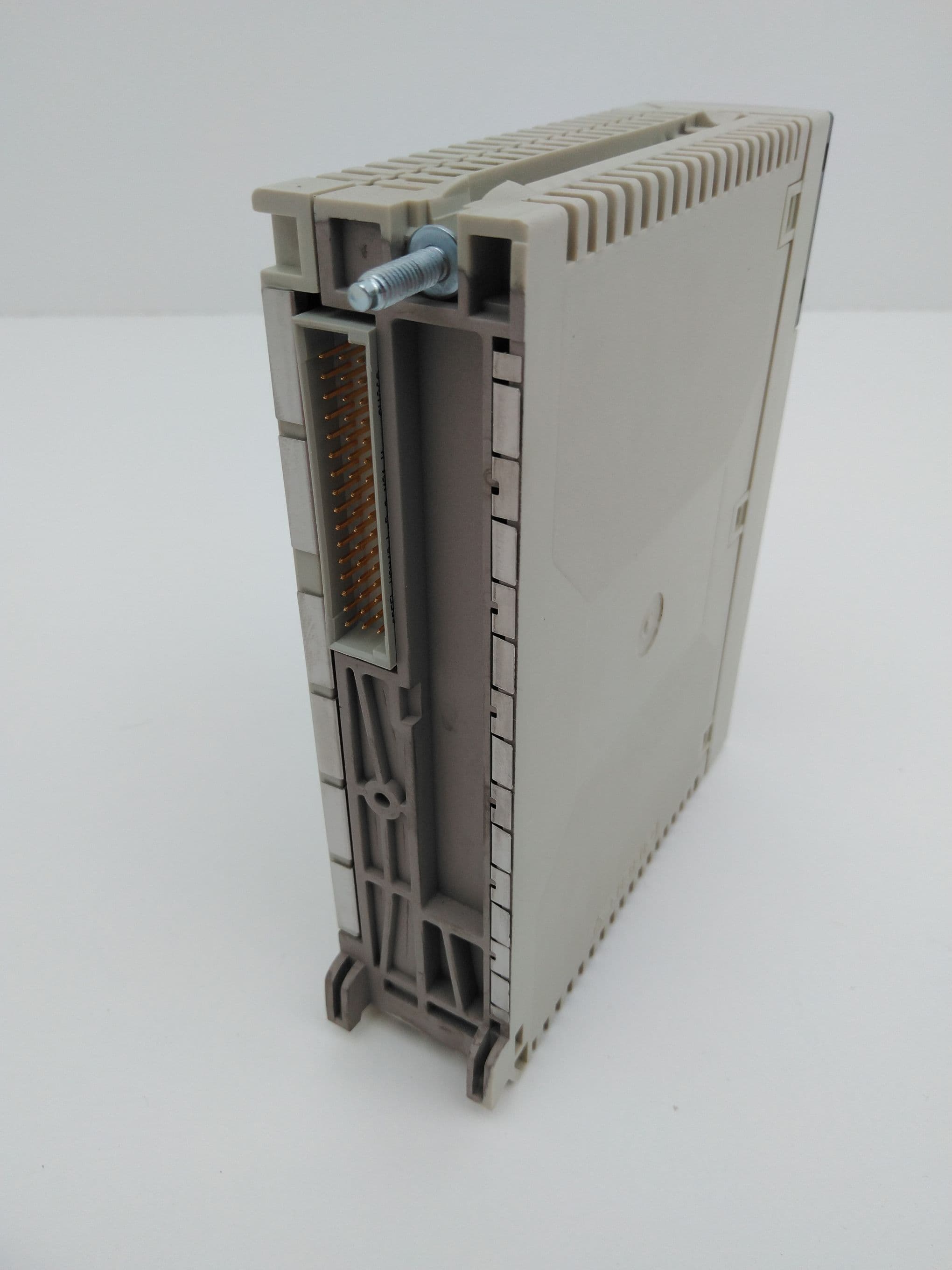 Schneider Electric TSXDSY32T2K 32Q 24VDC Discrete Output Module