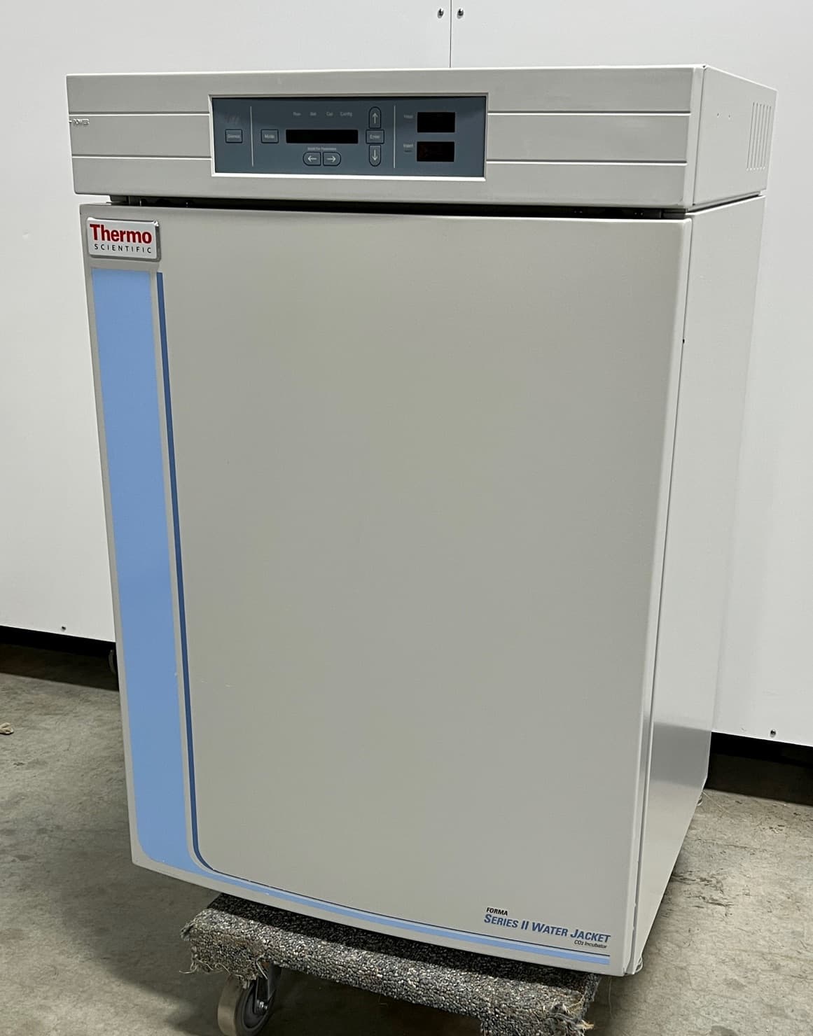 Thermo Scientific Forma Series II 3140 Water Jacketed CO2 Incubator