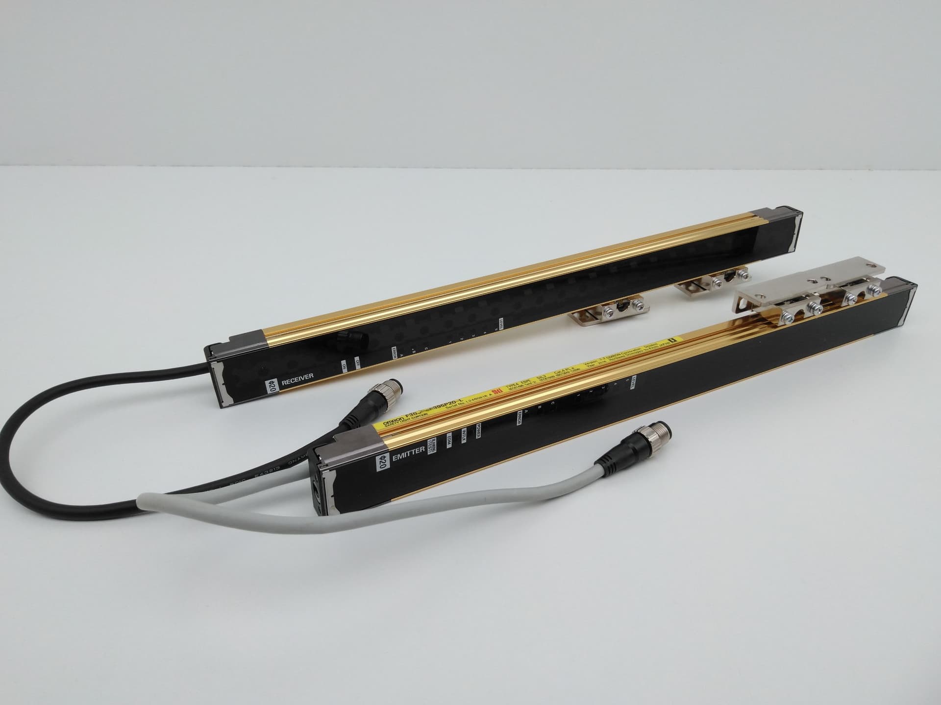 Omron F3SJ-A0395P20-D F3SJ-A0395P20-L 395mm Light Curtain Emitter / Receiver