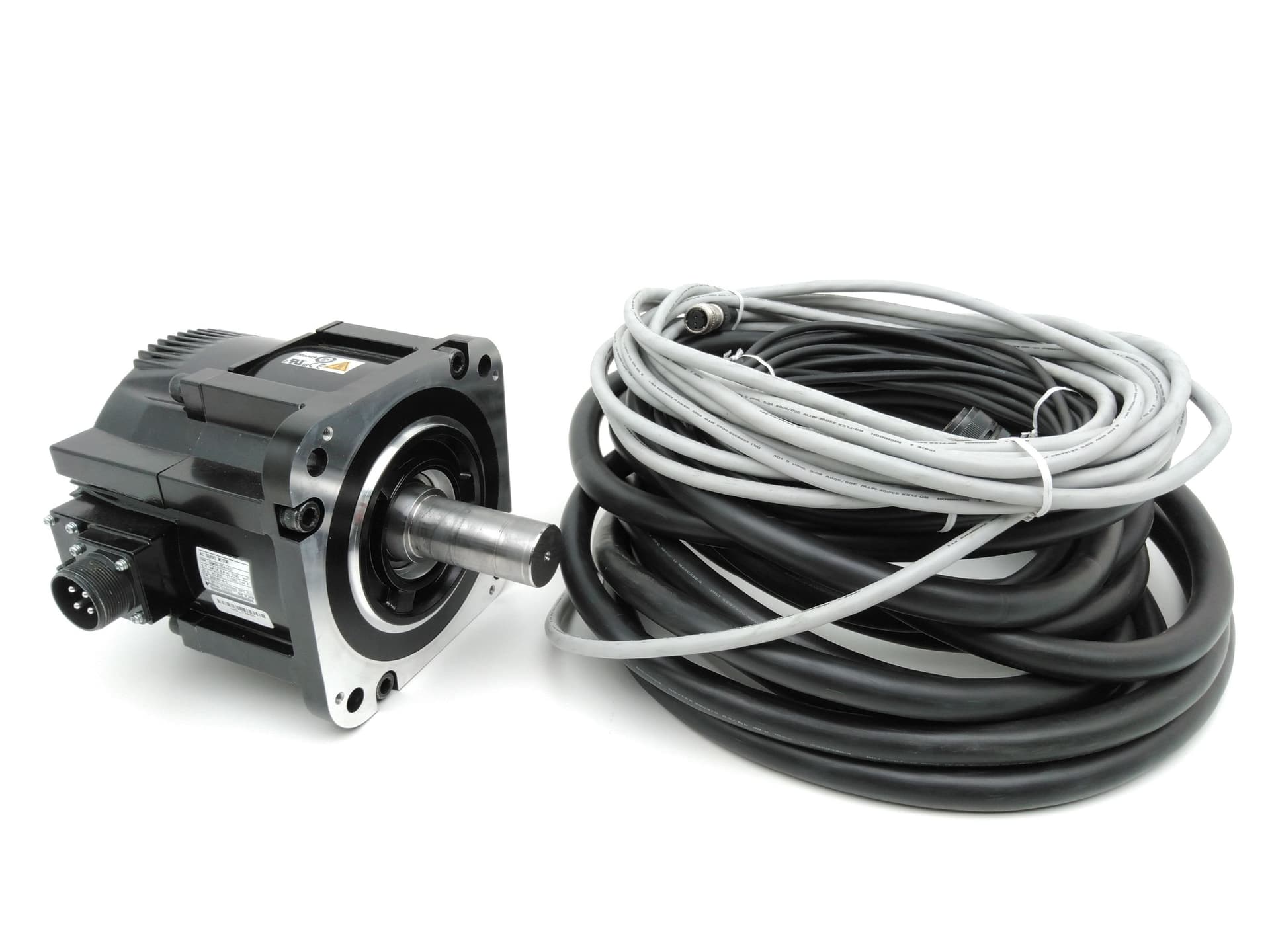 Yaskawa SGMGV-30A3A2C AC Servo Motor w/ 35' Cables
