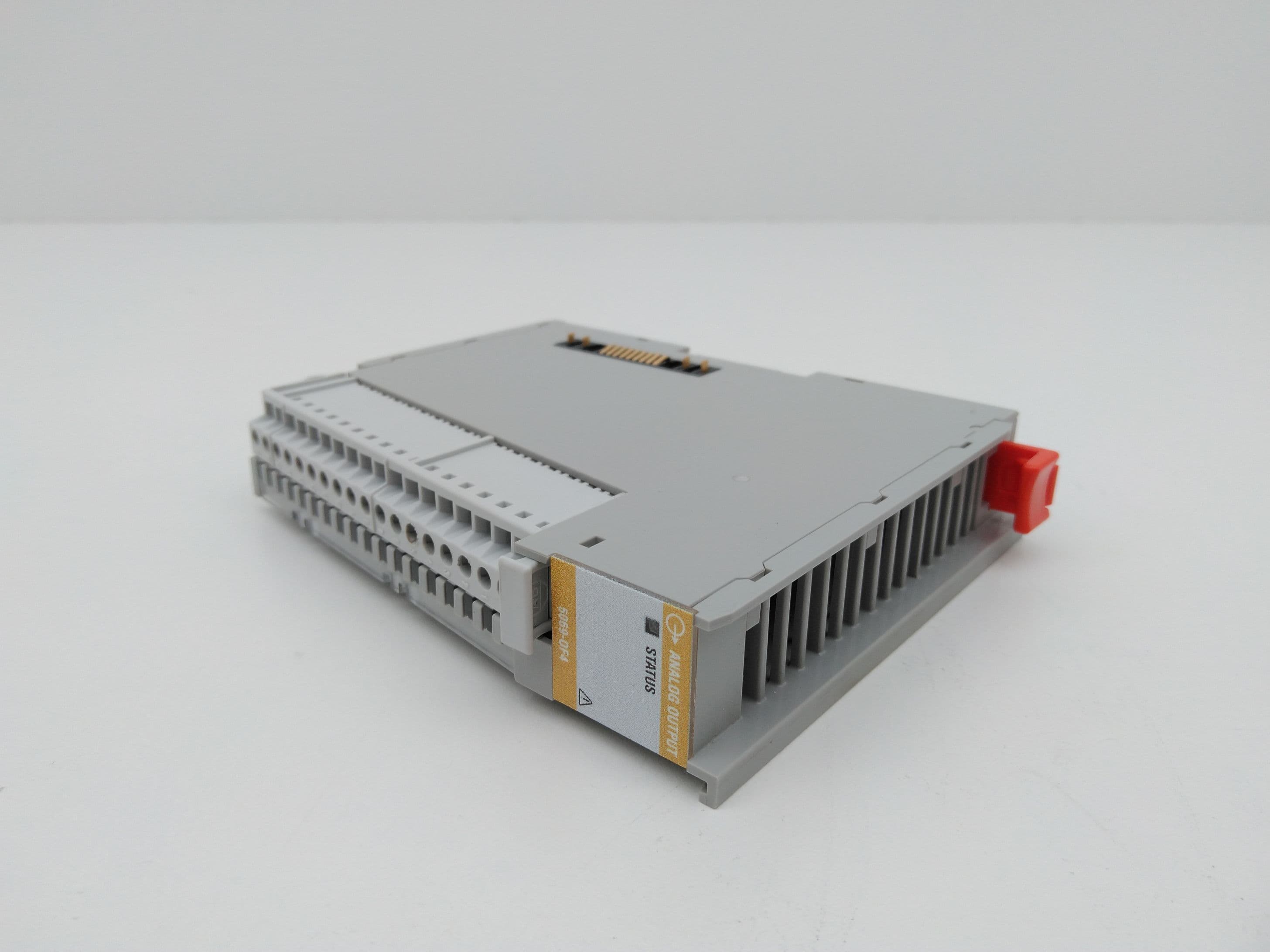 Allen-Bradley 5069-OF4 Analog Output Module, Ser A, FW2.012