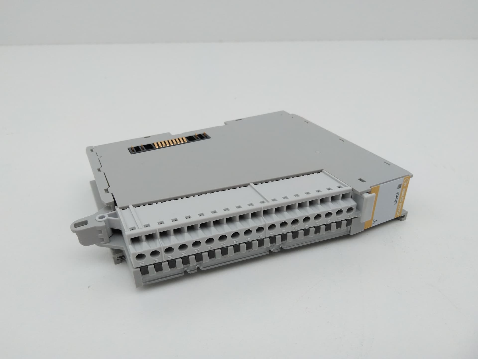 Allen-Bradley 5069-OF4 Analog Output Module, Ser A, FW2.012
