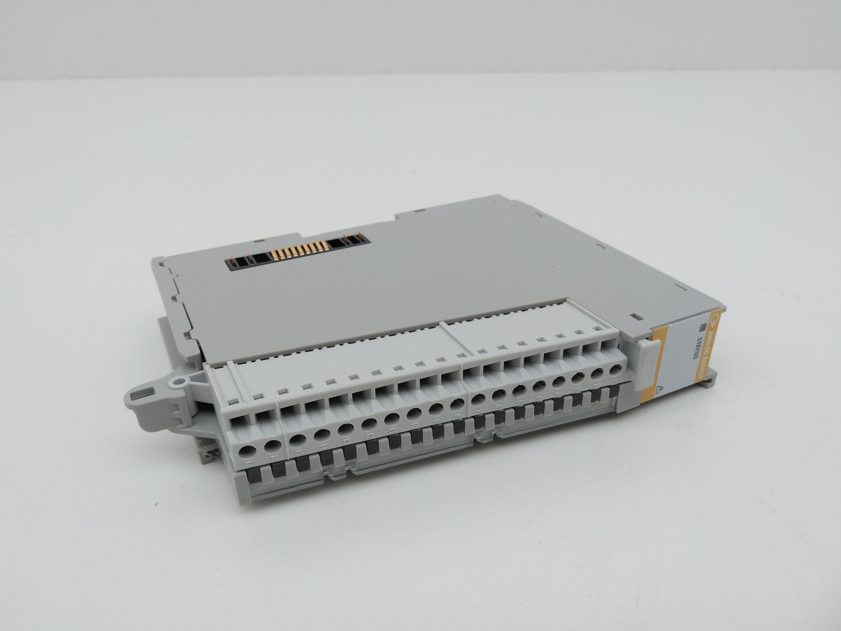 Allen-Bradley 5069-OF4 Analog Output Module, Ser A, FW2.012