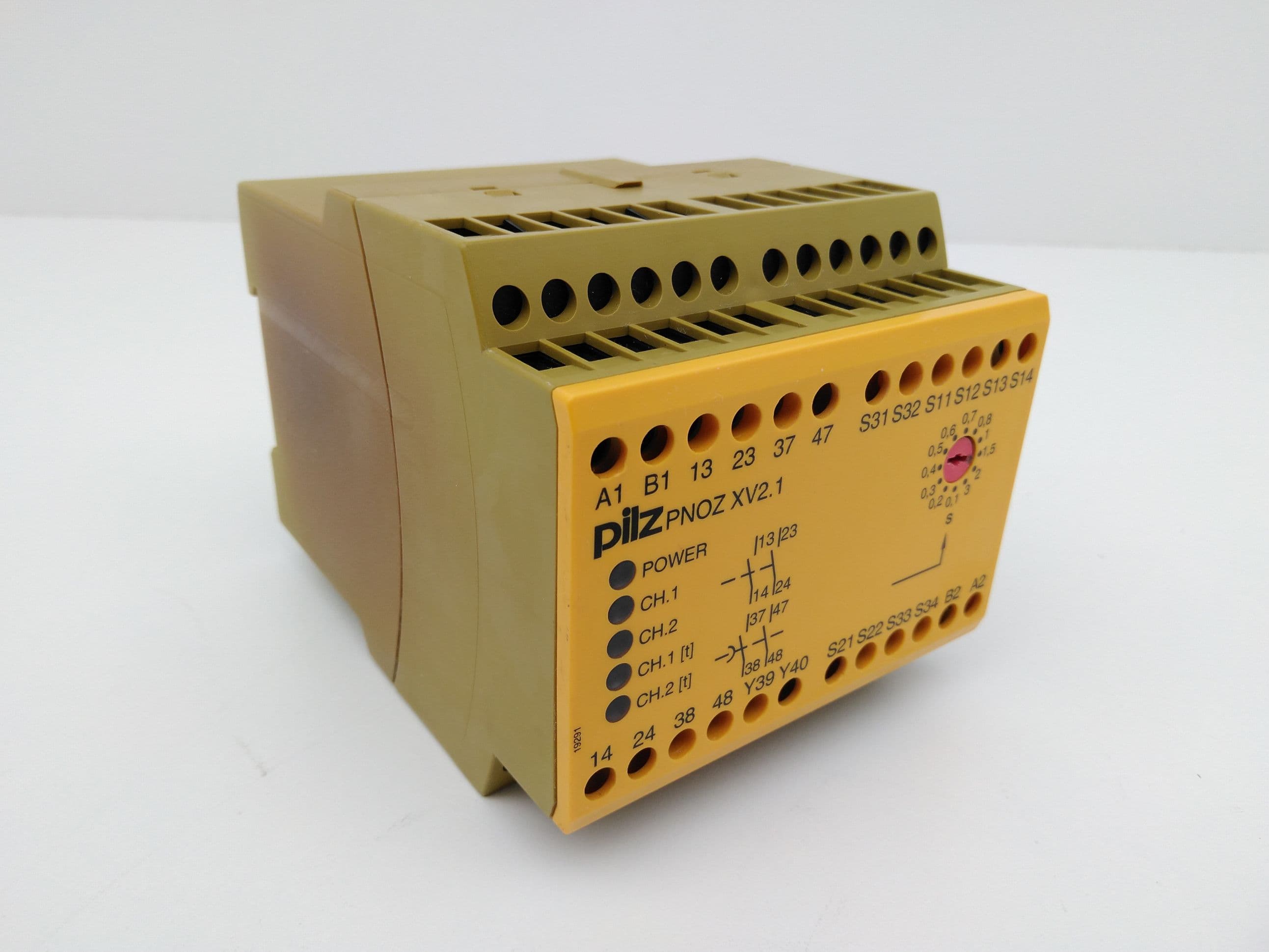 Pilz 774525 PNOZ-XV2.13/120VAC-24VDC-2N/O2N/OT Safety Relay