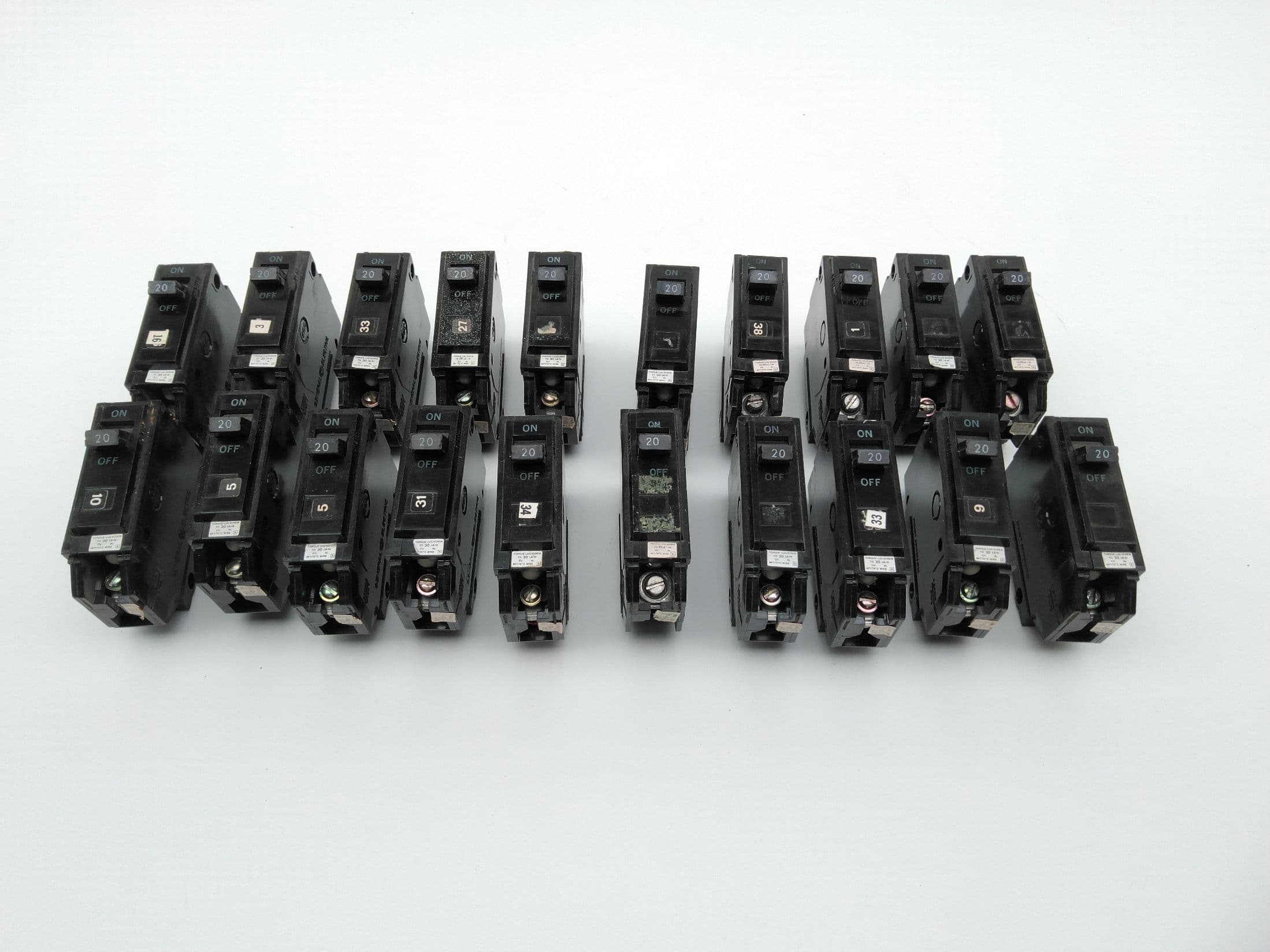 GE THQB 1120 Bolt in Breaker, 20A