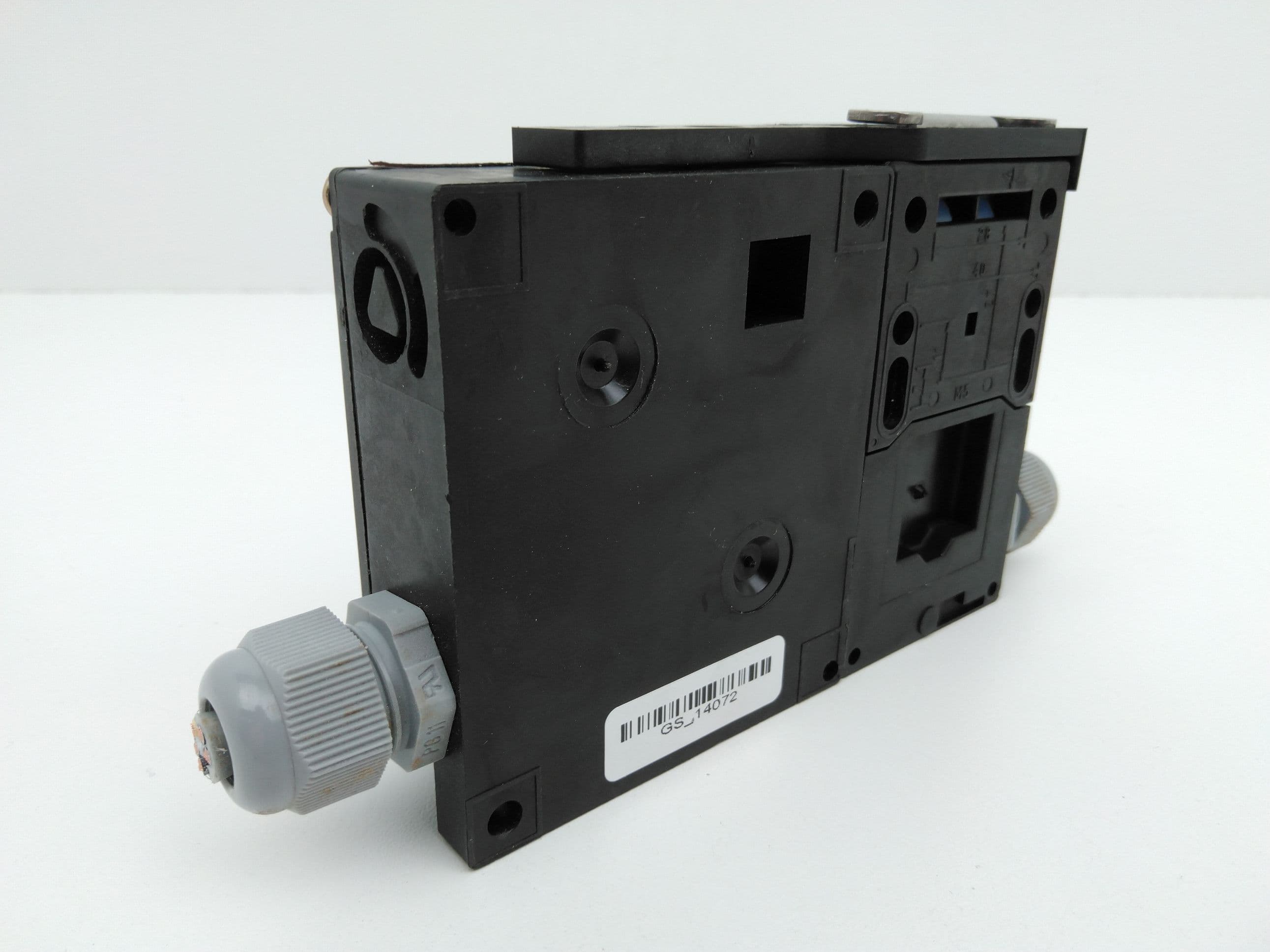 Schmersal AZ16-02ZVRK Safety Switch with Separate Actuator