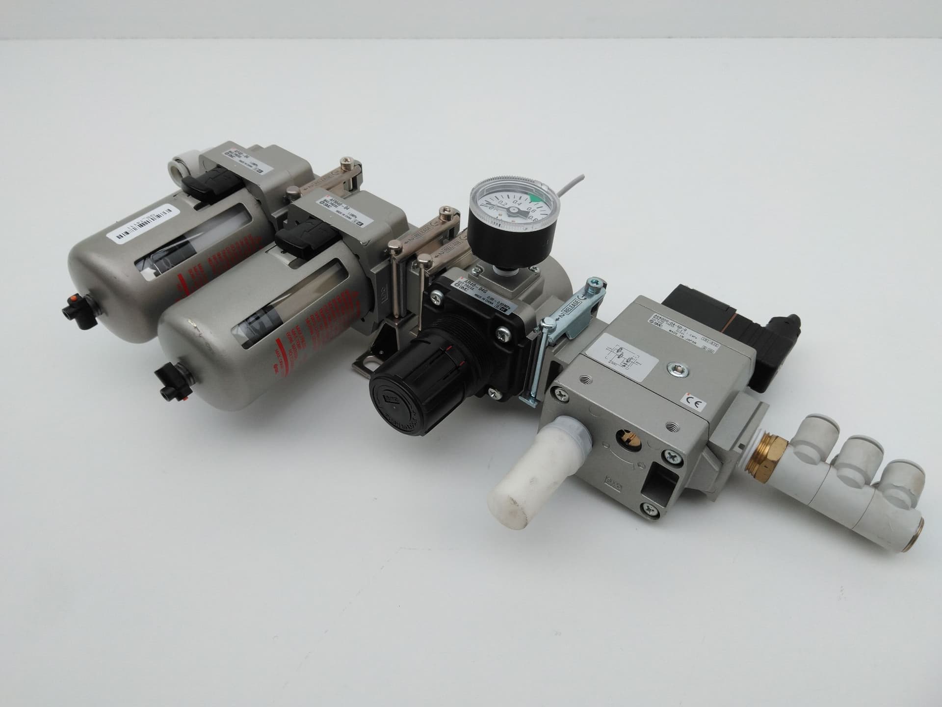 SMC AF30-03, AR30-03G, AV3000-03-5D-Q, IS 1000 Regulator Assembly