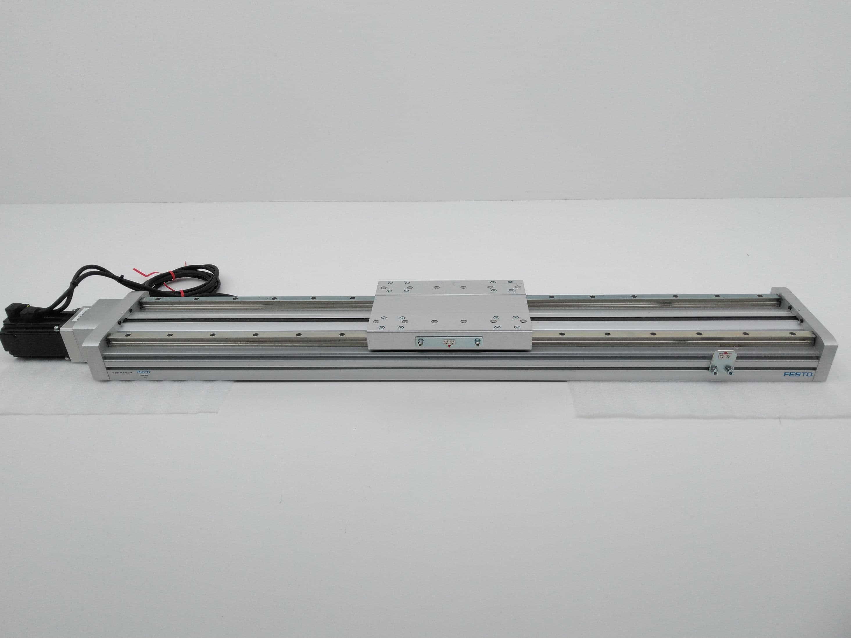Festo/Yaskawa EGC-HD-160-700-BS-20P-OH-GK linear Actuator w/AC Servomotor 700mm