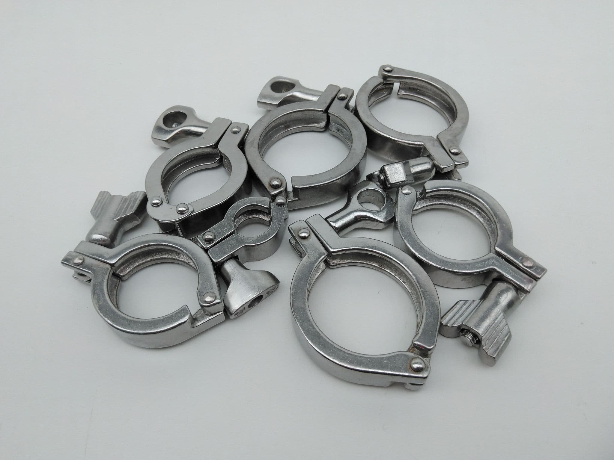 Unbranded 1", 1-1/2", 2“ Sanitary Stainless Steel Hinged Clamps w/ Wing Nut