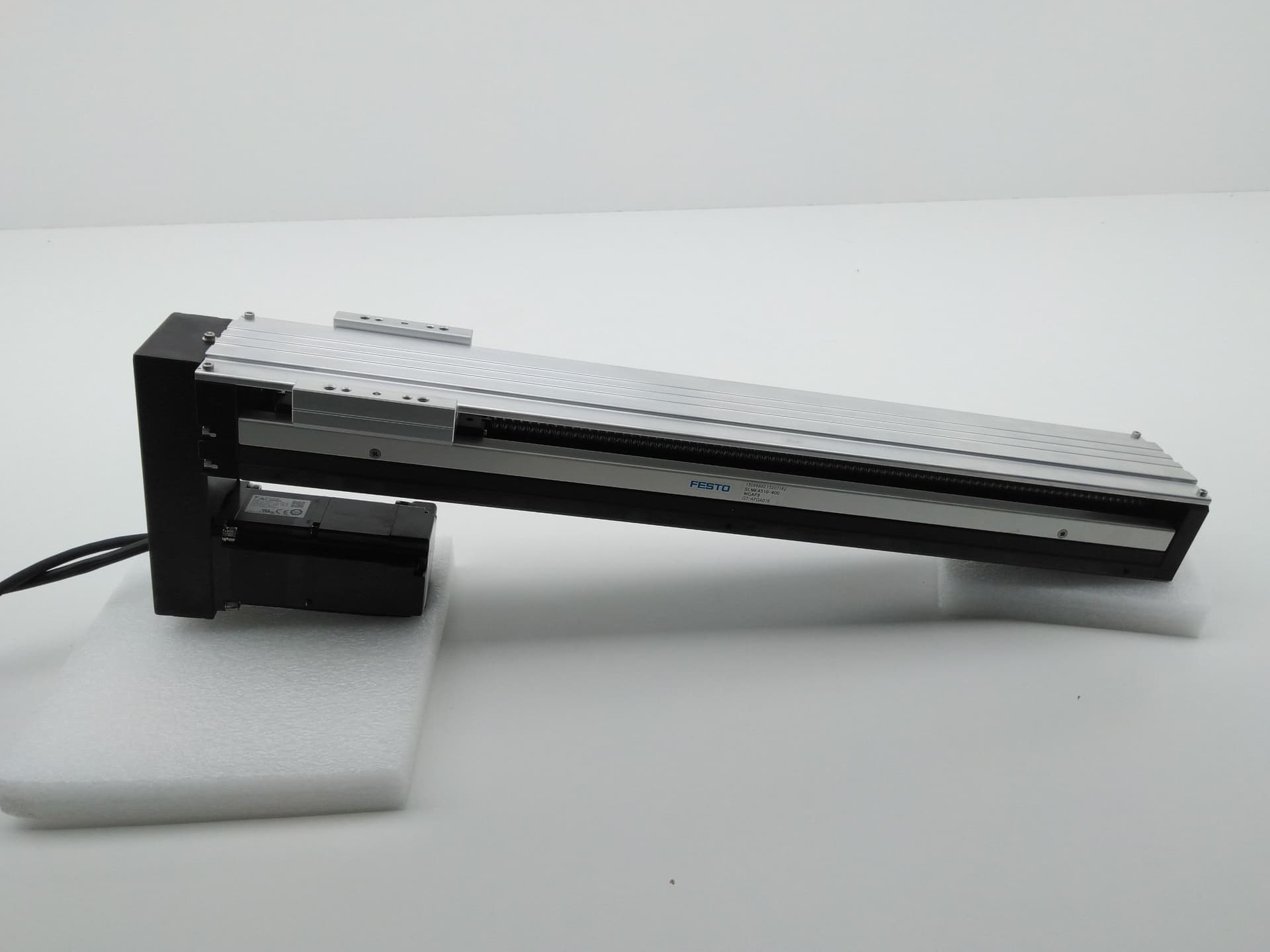 Festo/Yaskawa SLME4510-400-WGAF9 Linear Actuator w/AC Servo 400mm