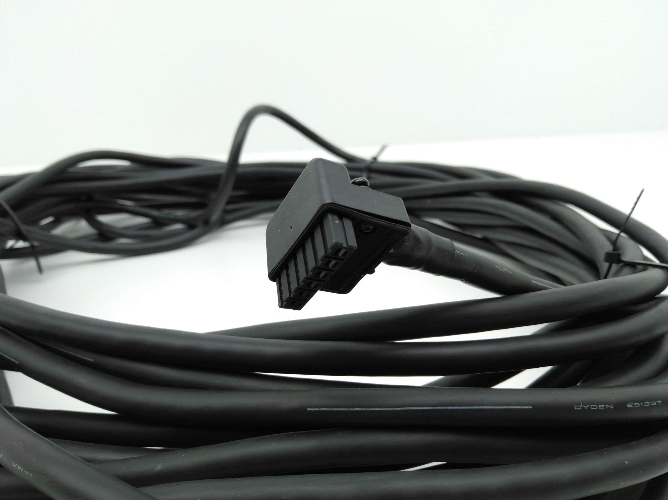 Yaskawa JZSP-CSM23-20-E SGMJV Servomotor cable 20M, 750W
