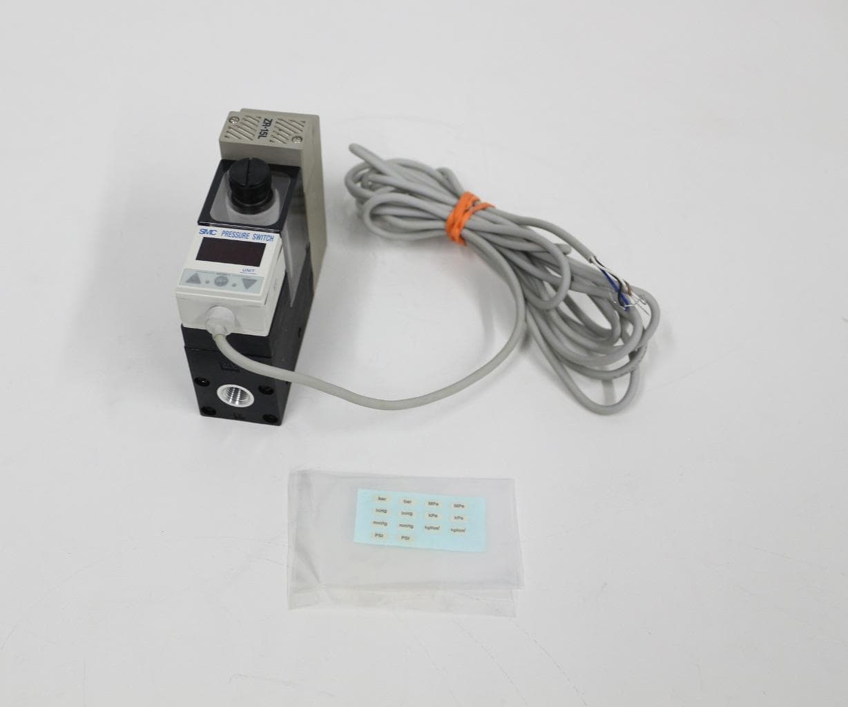 SMC ZR-15L Pressure Switch - New