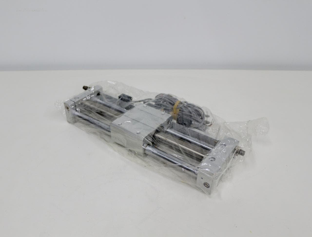 SMC CDY2S20H-200B , Auto-SW, CY2S, Guided Cylinder Actuator