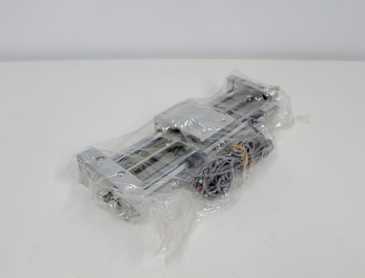 SMC CDY2S20H-200B , Auto-SW, CY2S, Guided Cylinder Actuator