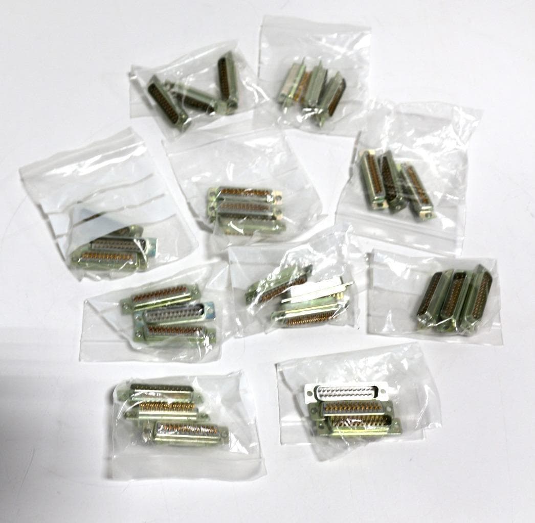 Unknown 25 Pin Male Assembly D Sub Solder Plug Connector, Gold Plated