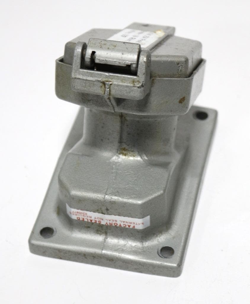 Crouse-Hinds ENR22201 Crouse-HInds Receptacle, 125 VAC, 20 Amp