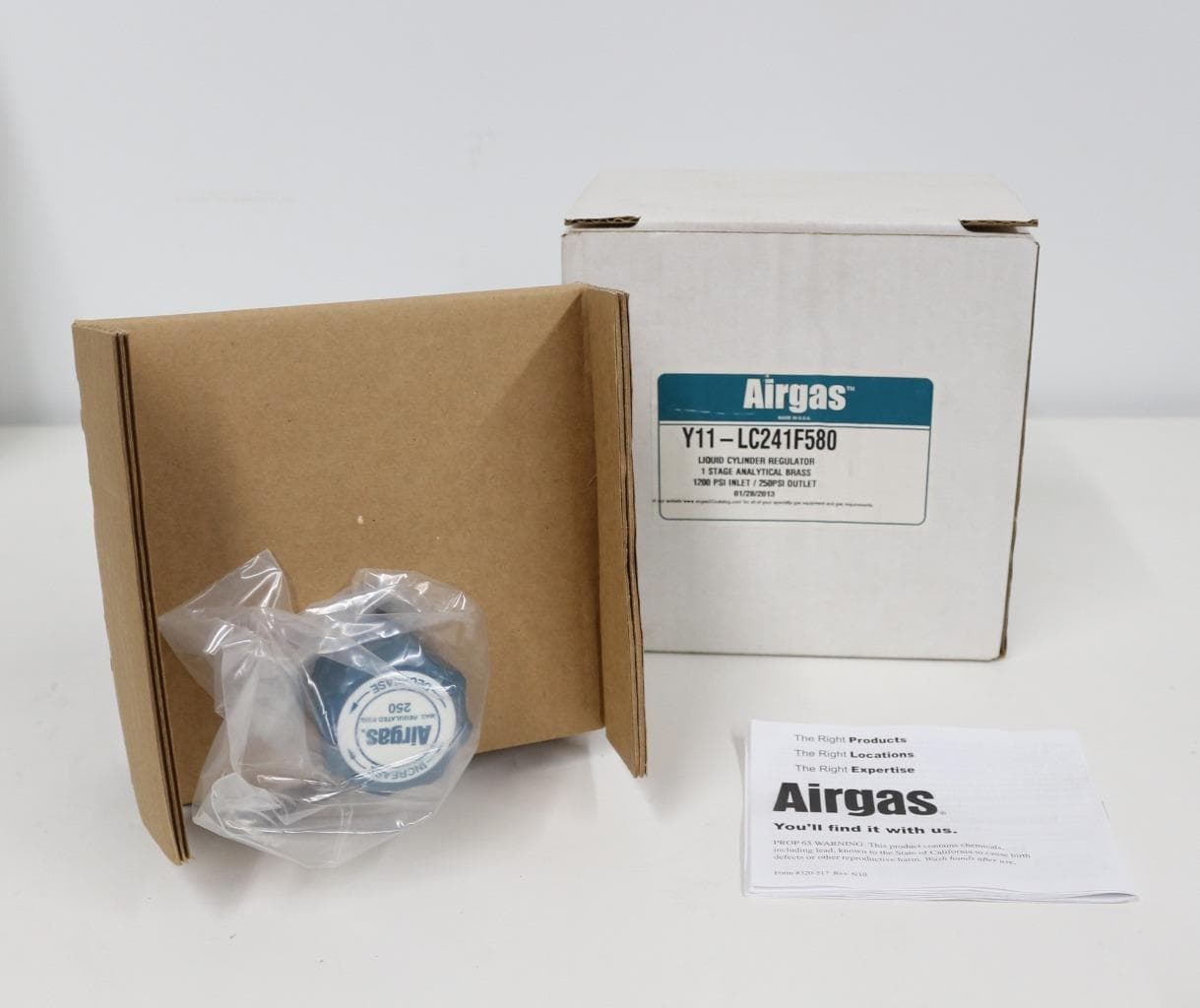 Airgas Y11-LC241F580 Liquid Cylinder Regulator, 1 Stage Analytical Brass