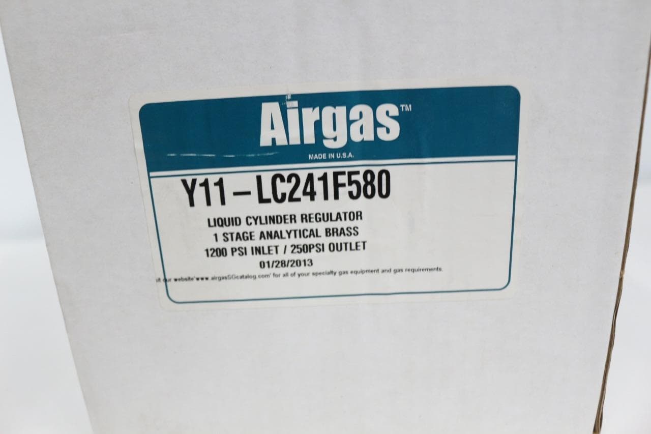 Airgas Y11-LC241F580 Liquid Cylinder Regulator, 1 Stage Analytical Brass