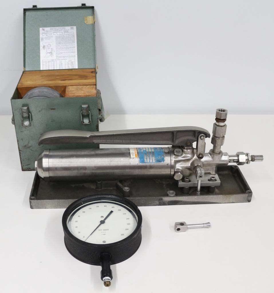 Ametek, Ashcroft T, 1305 B10 Model Dead Weight ester w/ , 200-1000 Range Weights
