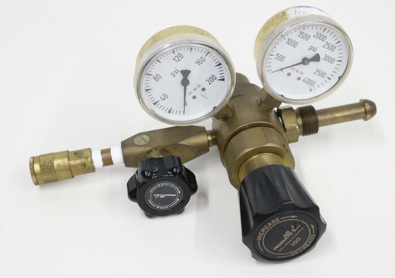 Air Products E12-J-N145D Max Regulated PSIG 100, Inlet PSIG 3000 Brass Regulator