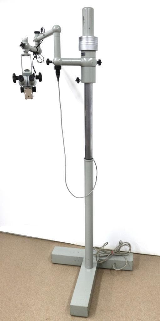 Carl Zeiss AusJena Surgical Microscope, 12.5X Eyepieces, f 125 T* Objective