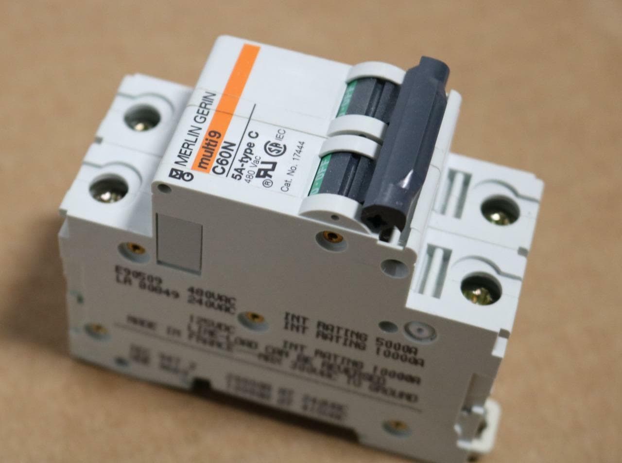 Merlin Gerin multi9 C60N Square D Circuit Breaker Cat No 17444