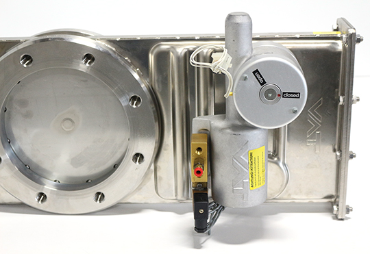 https://www.capovani.com/clientresources/107/108/23/1623/190968-3-VAT-14046-TE44-Pneumatic-Vacuum-Gate-Valve-4.jpg
