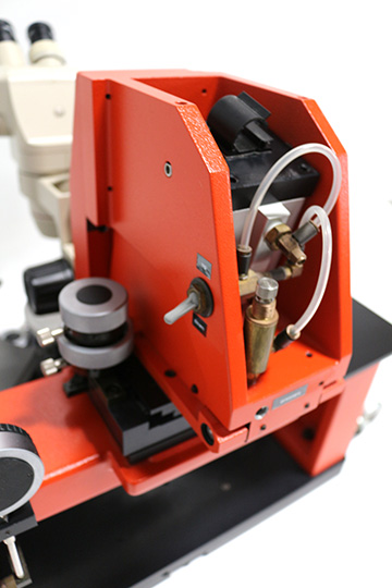 https://www.capovani.com/clientresources/107/108/34/77434/189080-15-Karl-Suss-Casade-PM5-Analytical-Wafer-Prober-16.jpg