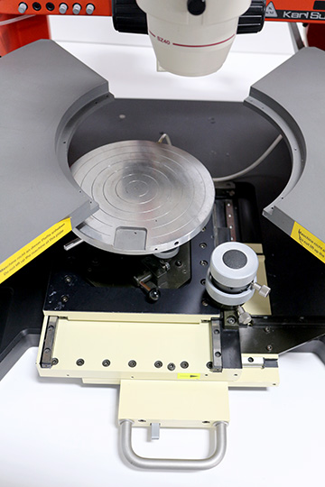 https://www.capovani.com/clientresources/107/108/34/77434/189080-9-Karl-Suss-Casade-PM5-Analytical-Wafer-Prober-10.jpg