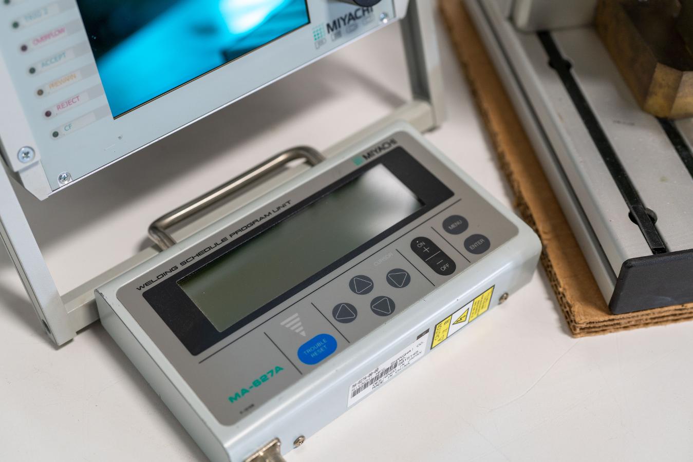 https://www.capovani.com/clientresources/107/108/47/547/207686-6-Miyachi-Unitek-IS-120B-Resistance-Spot-Welding-System-7.jpg