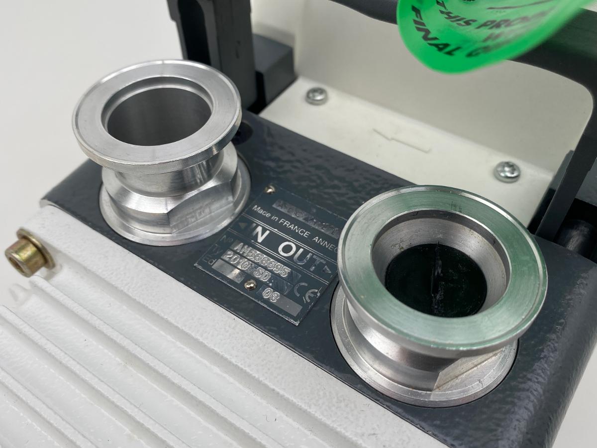 https://www.capovani.com/clientresources/107/108/50/150/163508-6-Alcatel-2010-SD-Rotary-Vane-Vacuum-Pump-6.8-CFM-6.jpg